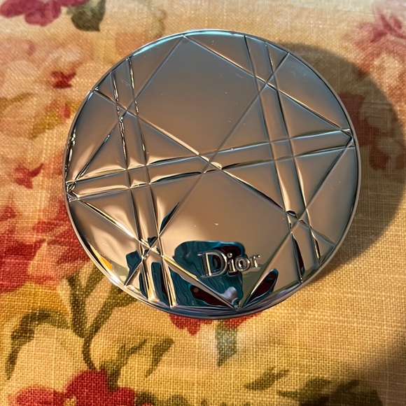 dior skin nude air loose